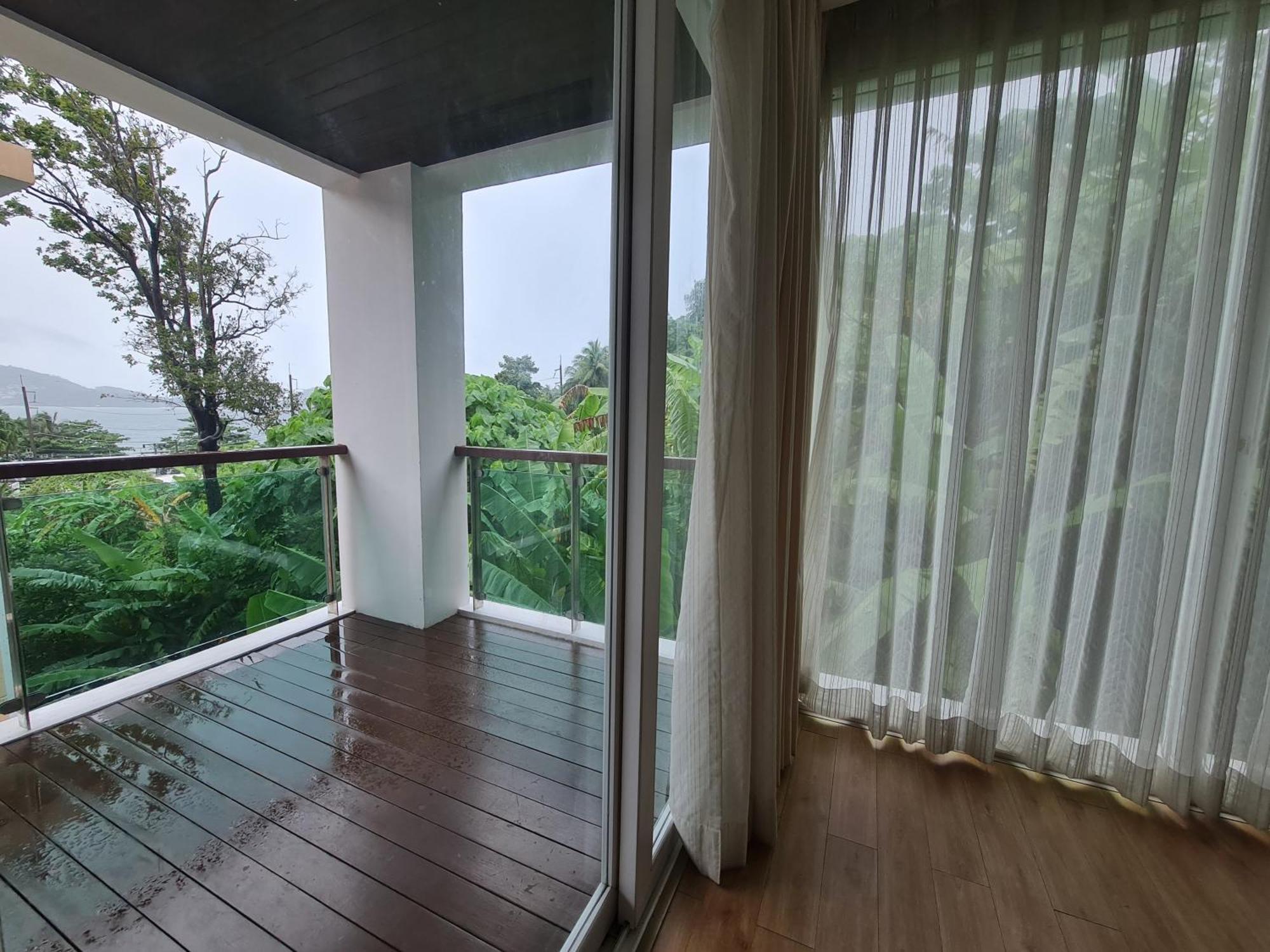 The Baycliff Residences Patong Exterior photo
