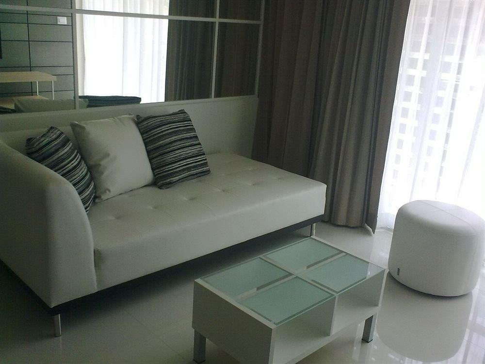 The Baycliff Residences Patong Exterior photo