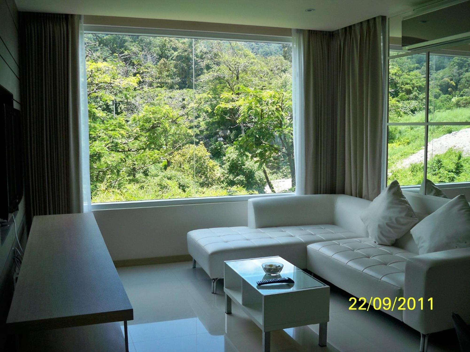 The Baycliff Residences Patong Exterior photo