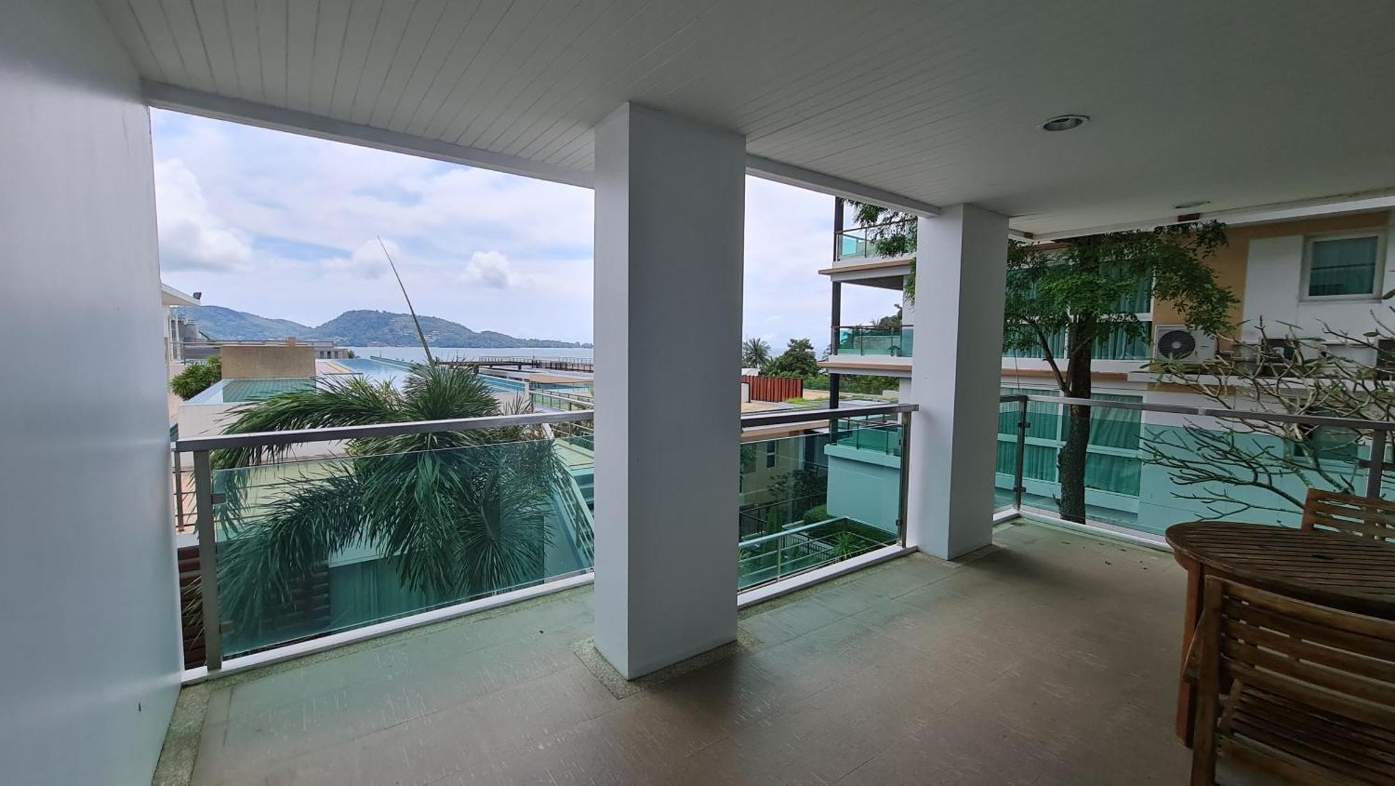 The Baycliff Residences Patong Exterior photo